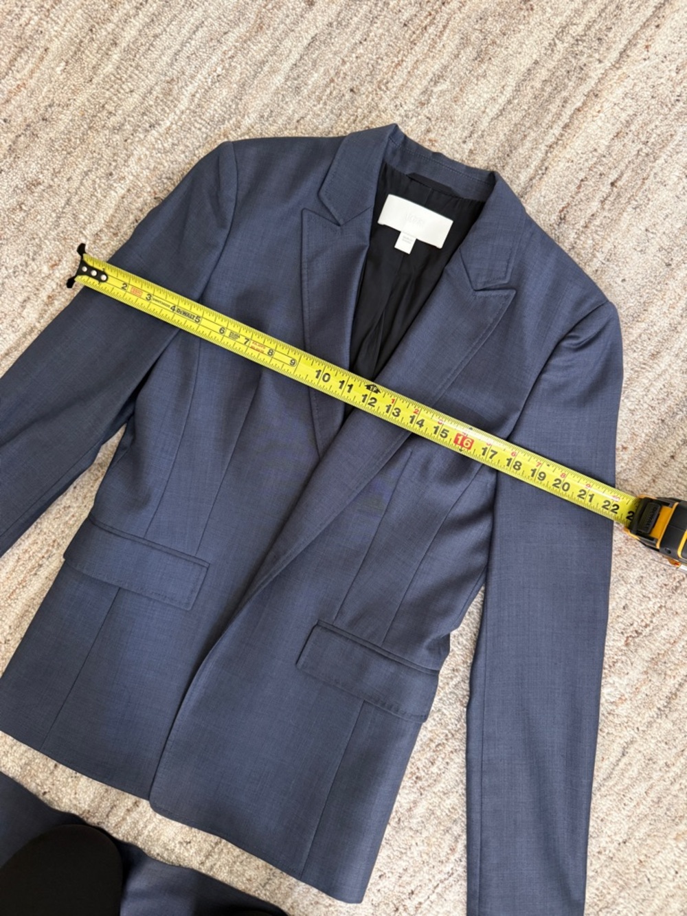 Hugo Boss Women’s Navy Suit Set (Blazer + Pants) – Tailored Fit - Size US 4 - Picture 12 of 12